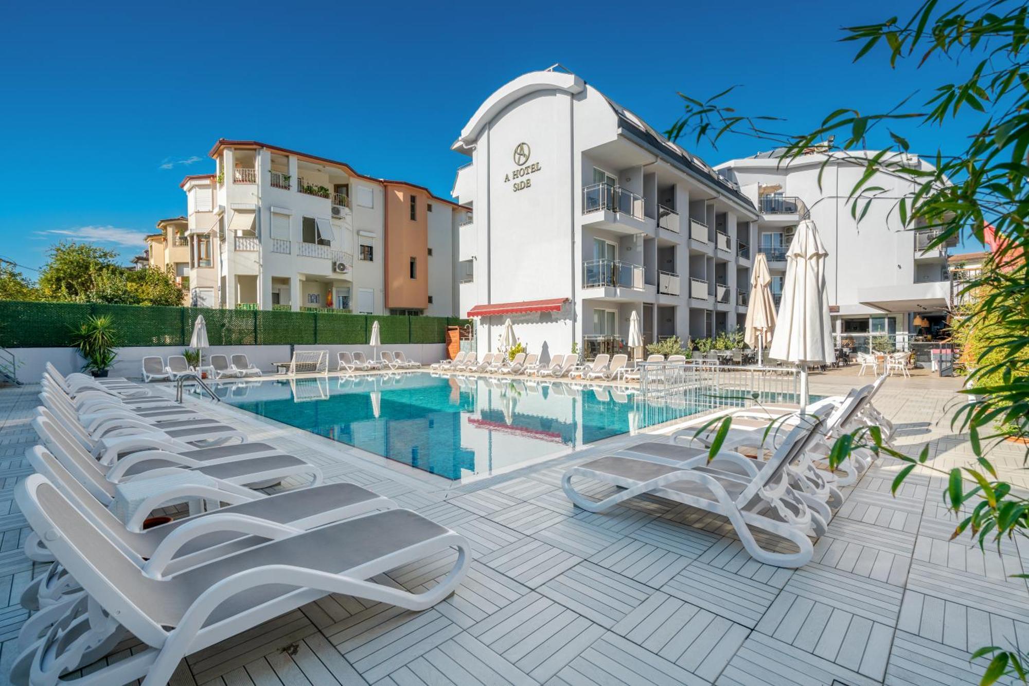 A Hotel Side Exterior photo